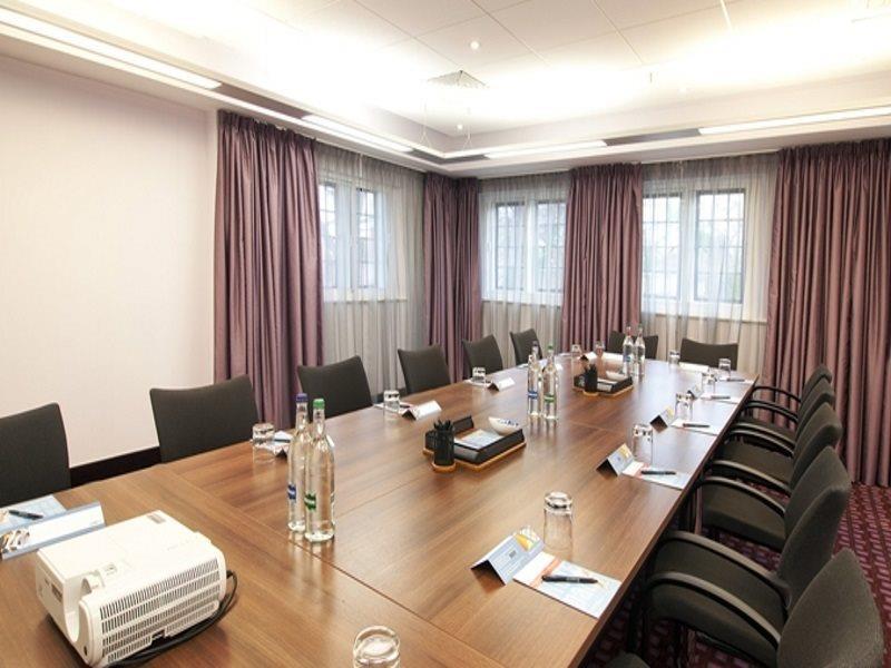 Hotel Doubletree By Hilton London Heathrow Airport 4*